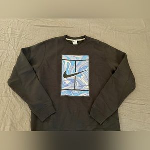 Medium Nike sweatshirt